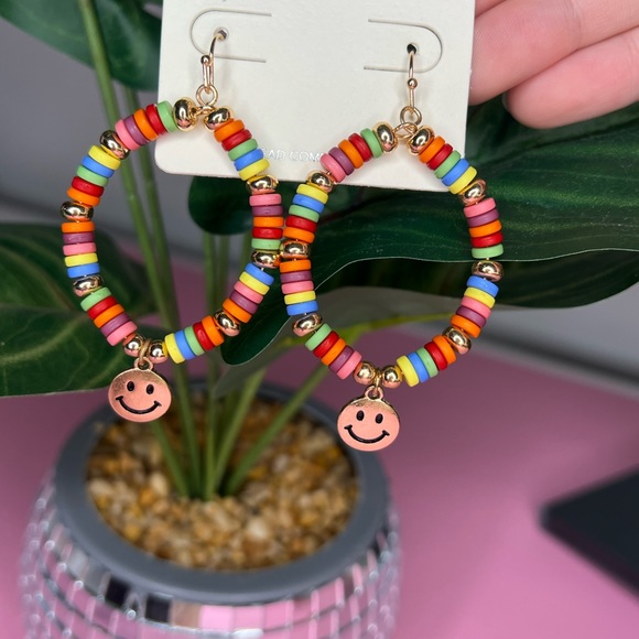 LAST 2 smiley face earrings - Picture 1 of 1